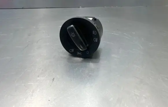 Volkswagen Tiguan Light switch 1K0941431BE