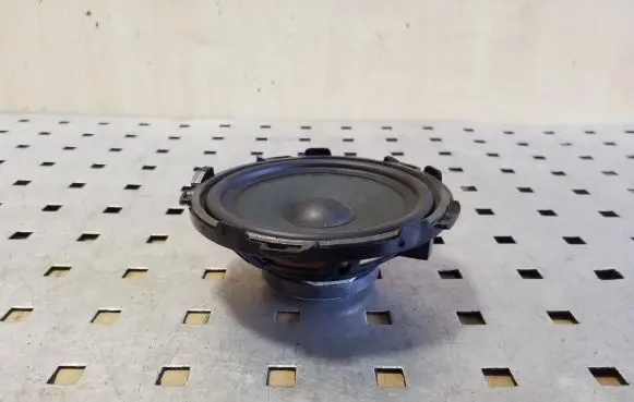Mercedes-Benz GLC X253 C253 Panel speaker A2058201020