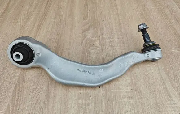 BMW 8 G16 Front control arm 6886911