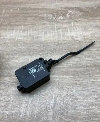 BMW 3 E46 Fuel tank cap lock motor 8372240 406204