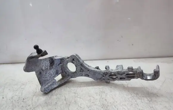 Mercedes-Benz C W205 Air filter cleaner box bracket assembly A6510940427