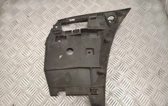 Volvo S80 Front bumper mounting bracket 08693042