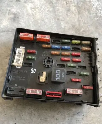 Volkswagen PASSAT B6 Fuse module 3C0937125 63592777