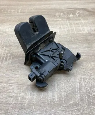 Audi A3 S3 8P Tailgate/trunk/boot lock/catch/latch 8P4827505B