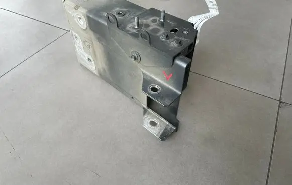 Volvo V60 Front bumper shock/impact absorber 31463044