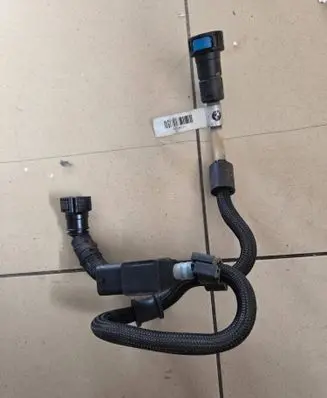 BMW 5 G30 G31 G38 Fuel main line pipe 8575461 8573385
