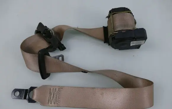 BMW X5 E53 Front seatbelt 8258972
