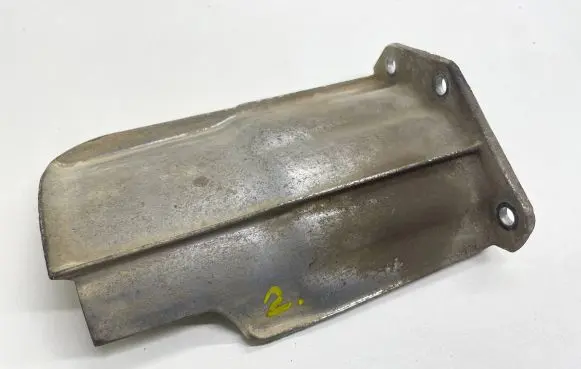 Volkswagen Tiguan Other engine bay part 5N0407720A