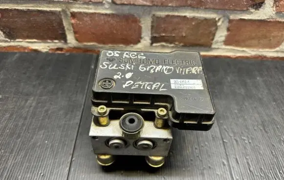 Suzuki Grand Vitara I ABS Pump SK34Y121 SK3-4Y12-1