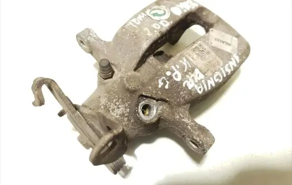 Opel Insignia A Rear brake caliper