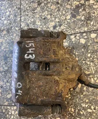Ford Mondeo Mk III Front brake caliper