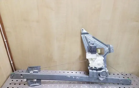 Mercedes-Benz Sprinter W906 Front door window regulator with motor A0068205542 A9067200146