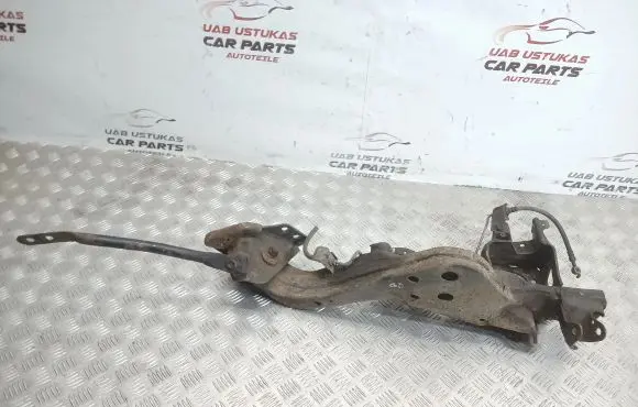 Nissan Qashqai+2 Rear wheel hub spindle/knuckle 