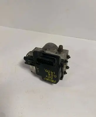 Volkswagen PASSAT B5.5 ABS Pump 8E0614111T