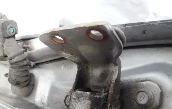 Mazda 626 Rear door lower hinge