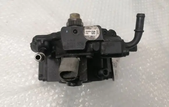 Mercedes-Benz E W212 Fuel injection high pressure pump A6510700601 20252613 0324984FDE