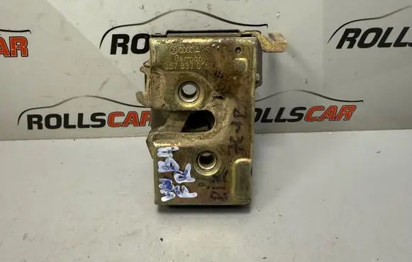 Volkswagen PASSAT B4 Front door lock 357837016G