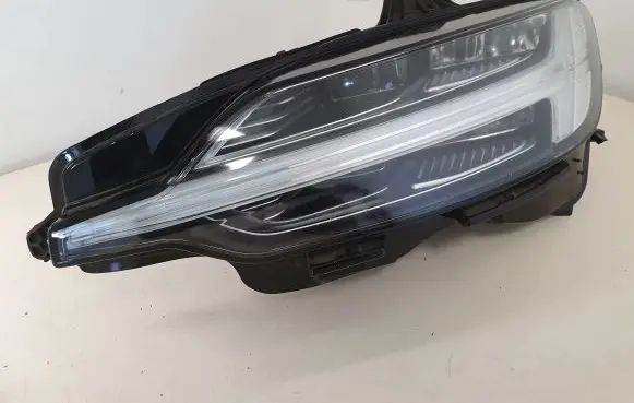 Volvo XC60 Headlight/headlamp 32314154