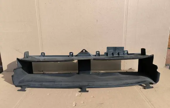 Ford Focus Intercooler air guide/duct channel JX7B8312A