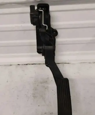 Mercedes-Benz A W169 Accelerator throttle pedal A1693000404