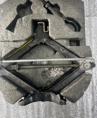 Ford Mondeo MK IV Tool set 7S7117009