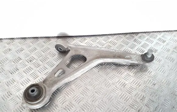 Nissan Qashqai J12 Front lower control arm/wishbone 545006UA0A