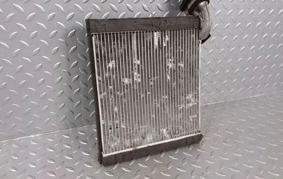 Air conditioning (A/C) radiator (interior)