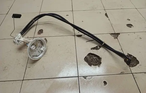 Volkswagen Tiguan Fuel level sensor 5N0919673J
