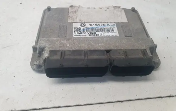 Volkswagen Golf VI Engine control unit/module 06A906033JA 5WP4082604