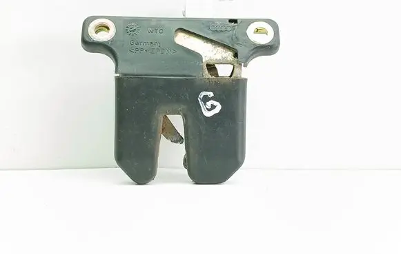 Audi A4 S4 B5 8D Tailgate/trunk/boot lock/catch/latch 