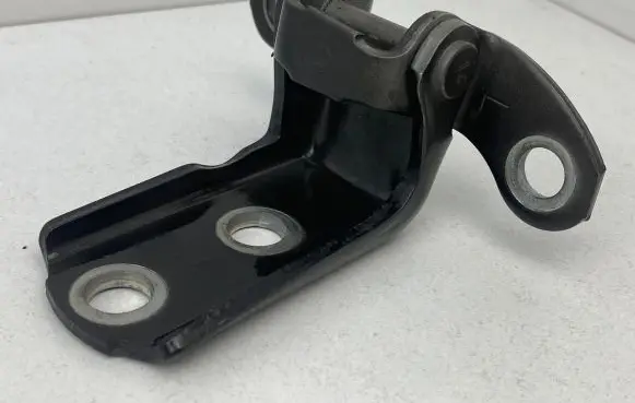 Toyota RAV 4 (XA40) Front door upper hinge A046694