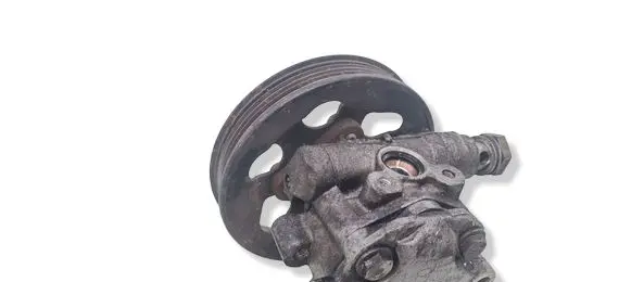 Volkswagen PASSAT B5 Power steering pump 8D0145156L