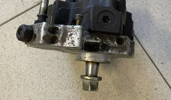 Mazda 3 I Fuel injection high pressure pump 9651844380 9651844300 96518