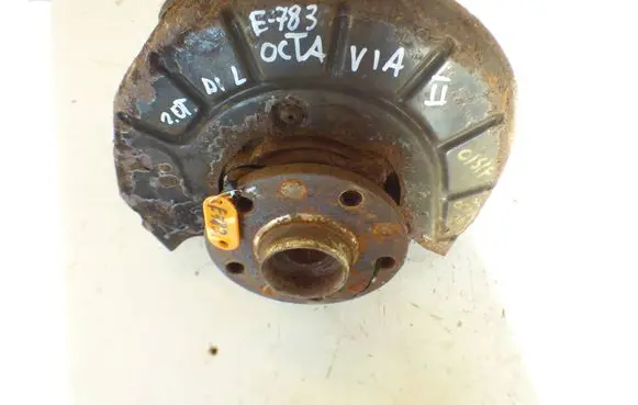 Skoda Octavia Mk2 (1Z) Front wheel hub spindle knuckle 