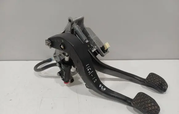 BMW 1 F20 F21 Pedal assembly 6761310