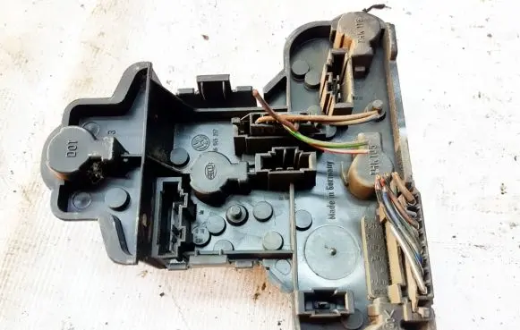 Volkswagen Golf III Tail light bulb cover holder 1H6945257
