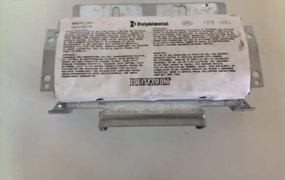 Renault Clio III Passenger airbag 