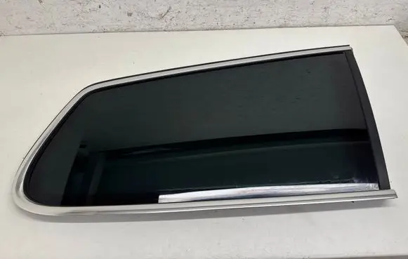 Volkswagen PASSAT B7 Rear side window 3AF845298