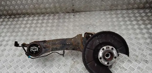 Rear wheel hub spindle/knuckle