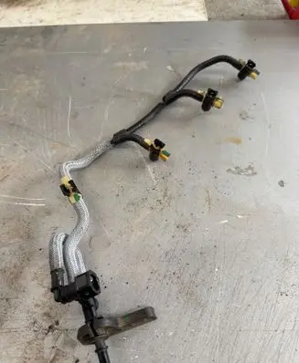 Fuel return line/hose