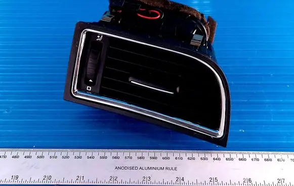 Skoda Superb B6 (3T) Dashboard side air vent grill/cover trim 3T0819702