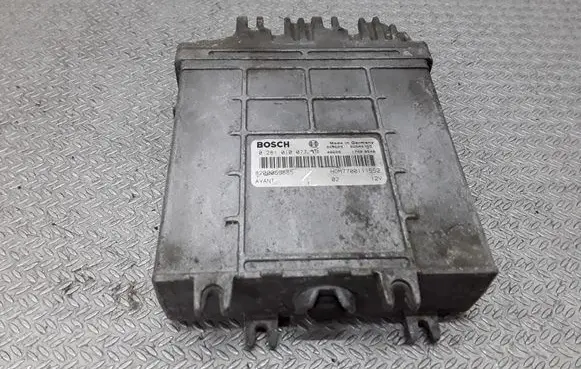 Renault Scenic I Engine control unit/module 0281010077 8200059885