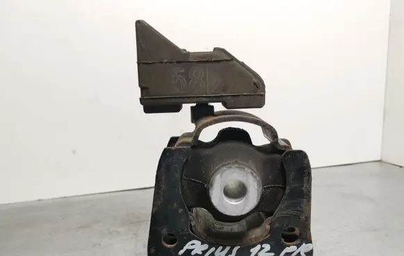Toyota Prius (XW30) Engine mount bracket 1L077402