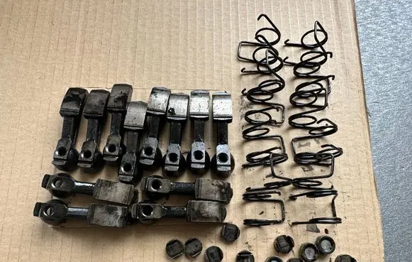 Nissan Laurel Valve rocker arm 13257V0700