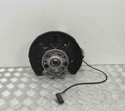 Mercedes-Benz C W205 Rear wheel hub A2303560000