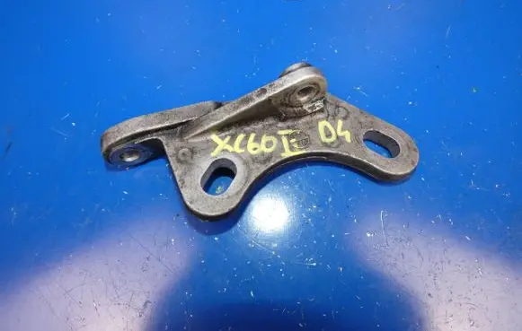 Volvo XC60 Front differential bracket 31325812 20170720 AD7VM11