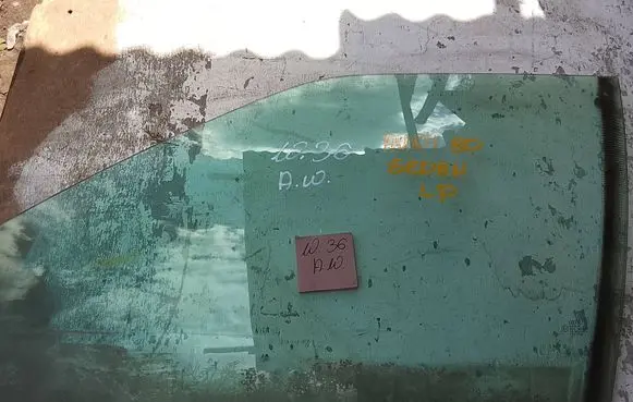 Audi 80 90 S2 B4 Front door window glass four-door 43R001193