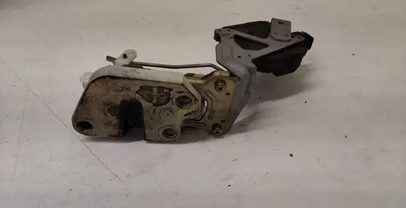 Mitsubishi Pajero Loading door lock 1015280470