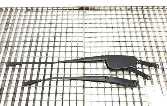 Mercedes-Benz ML W164 Front wiper blade arm A1648200640