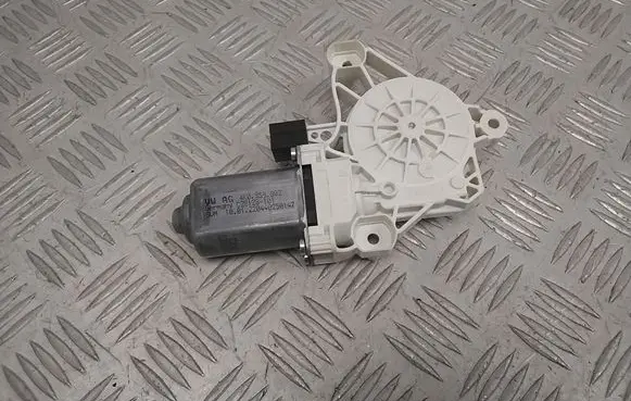 Audi e-tron Rear window lifting mechanism without motor 4K0959802